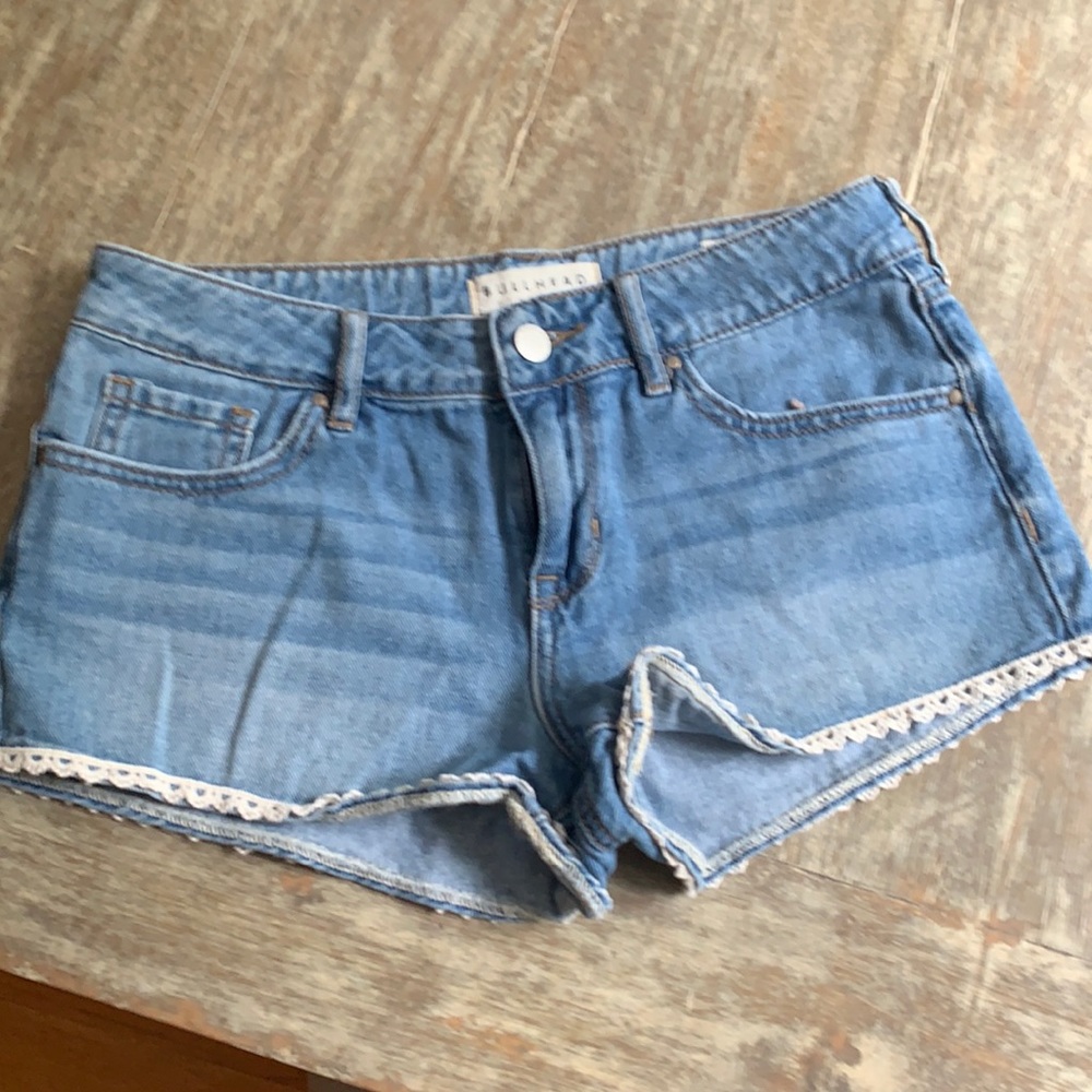 Bullhead lace jean shorts